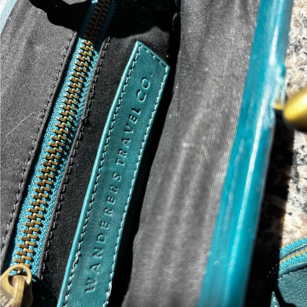 Wanderers Travel The Versailles Evening Crossbody with Coin Pouch NWT - Picture 9 of 10